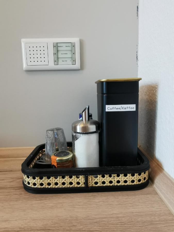 Up Wulkje21 Neu Renovierte Wohnung Mit Pkw Stellplatz Emden Exterior foto