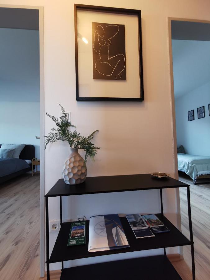 Up Wulkje21 Neu Renovierte Wohnung Mit Pkw Stellplatz Emden Exterior foto