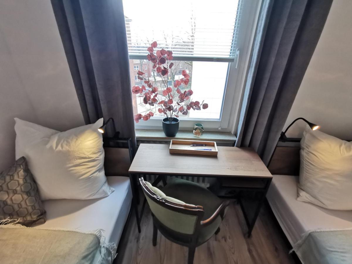 Up Wulkje21 Neu Renovierte Wohnung Mit Pkw Stellplatz Emden Exterior foto