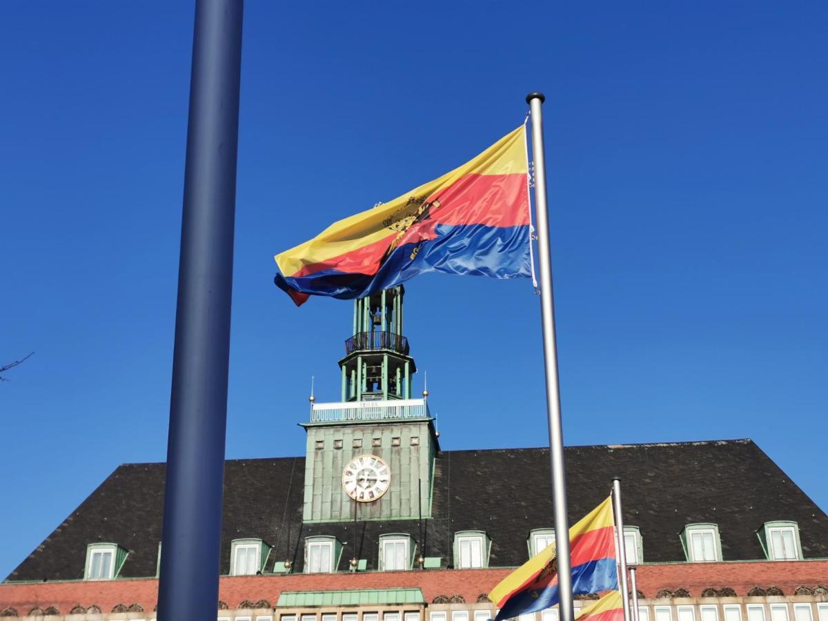 Up Wulkje21 Neu Renovierte Wohnung Mit Pkw Stellplatz Emden Exterior foto