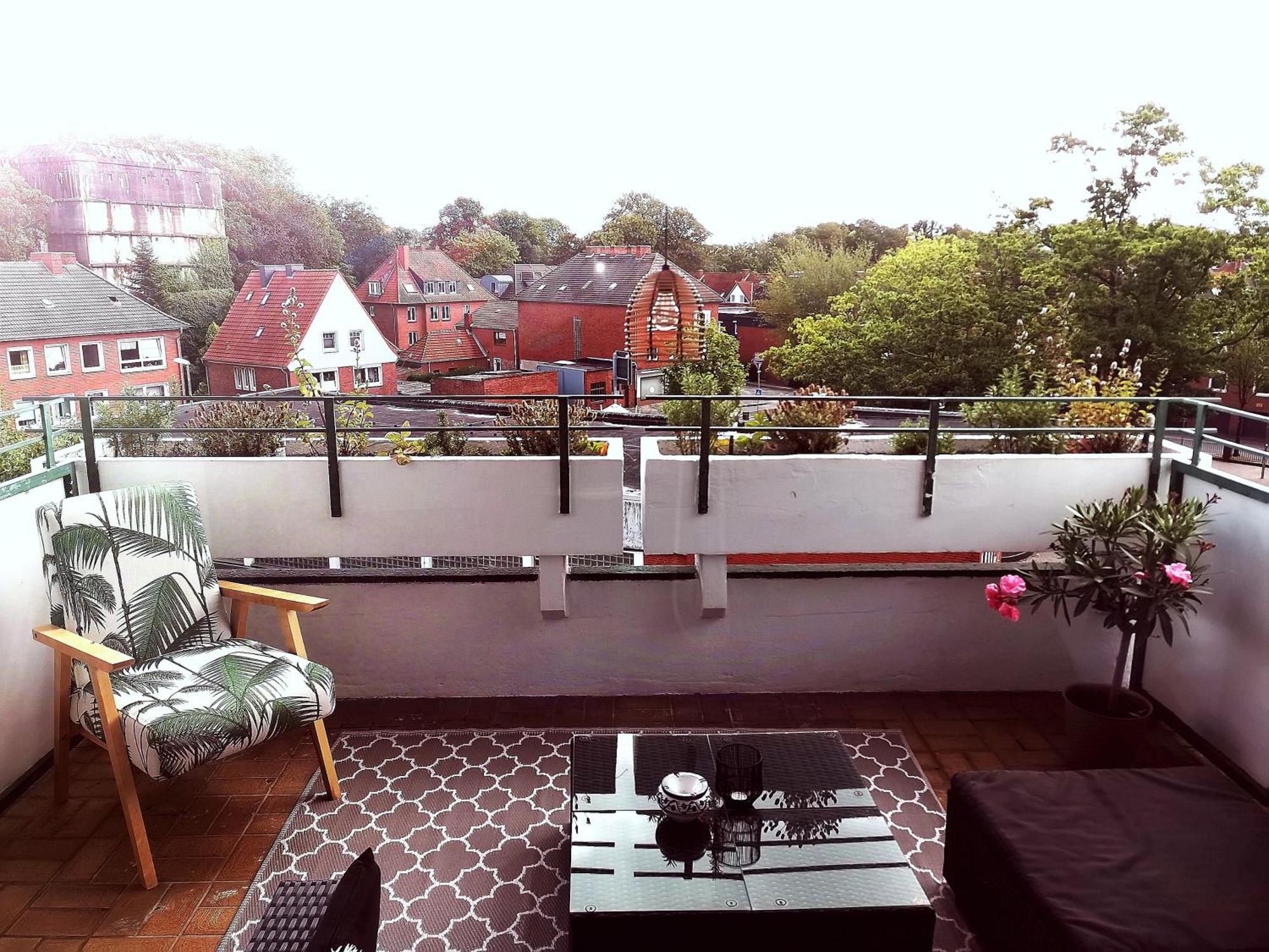 Up Wulkje21 Neu Renovierte Wohnung Mit Pkw Stellplatz Emden Exterior foto